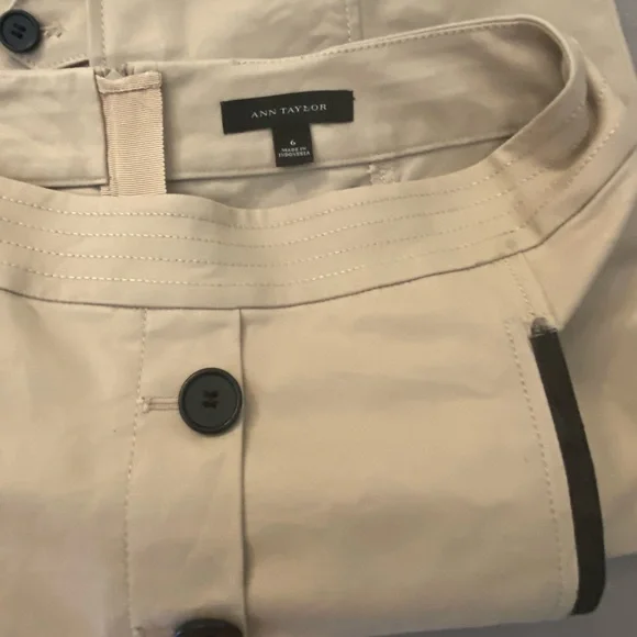 🌸Buy 2 for $10🌸 
Beige pencil skirt 2 front pockets - Picture 2 of 4